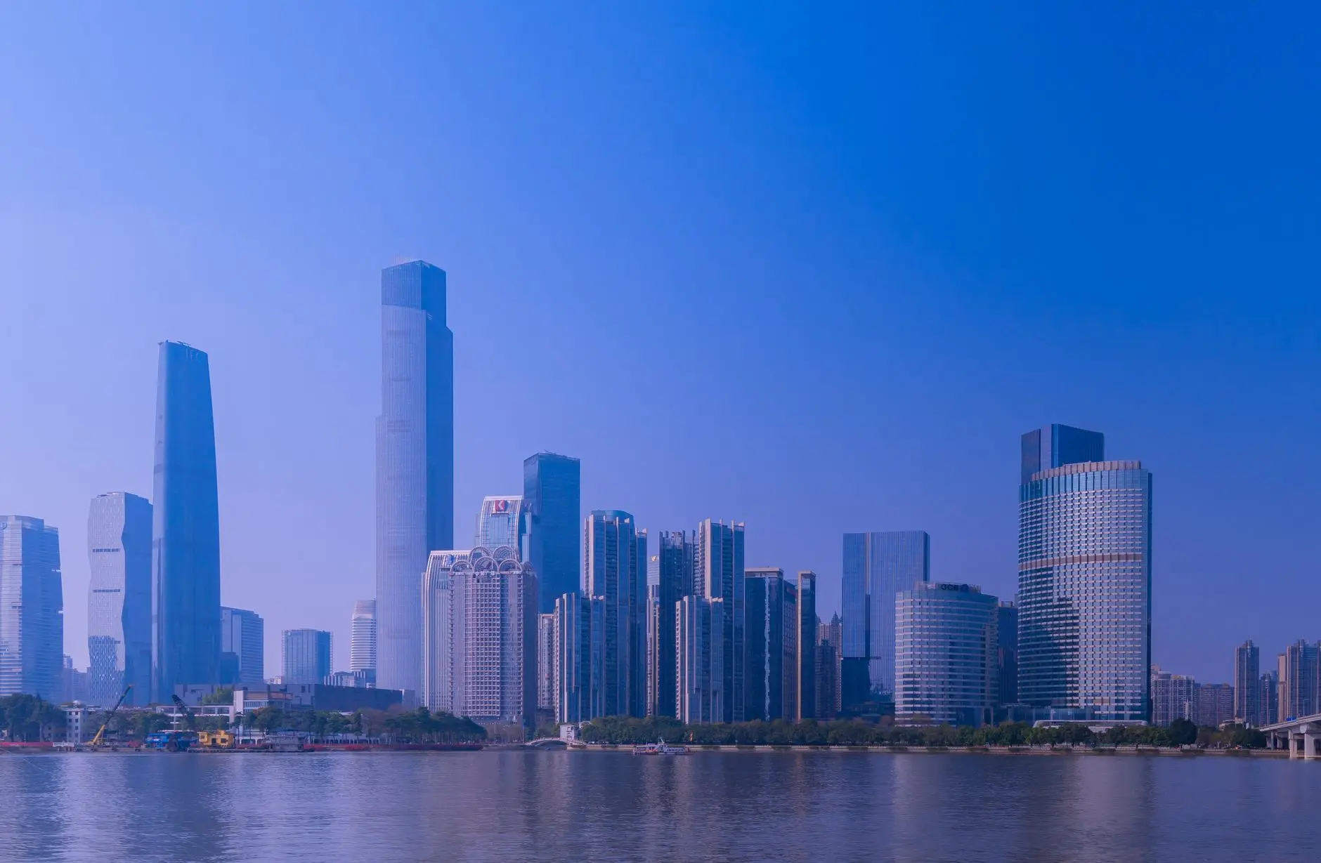 深圳软件定制开发技术选型指南：从架构设计到部署实施